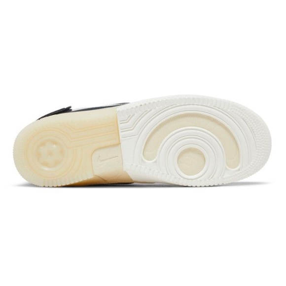 Nike
Air Force 1
React
‘Off noir action grape’
High top - Picture 5 of 10